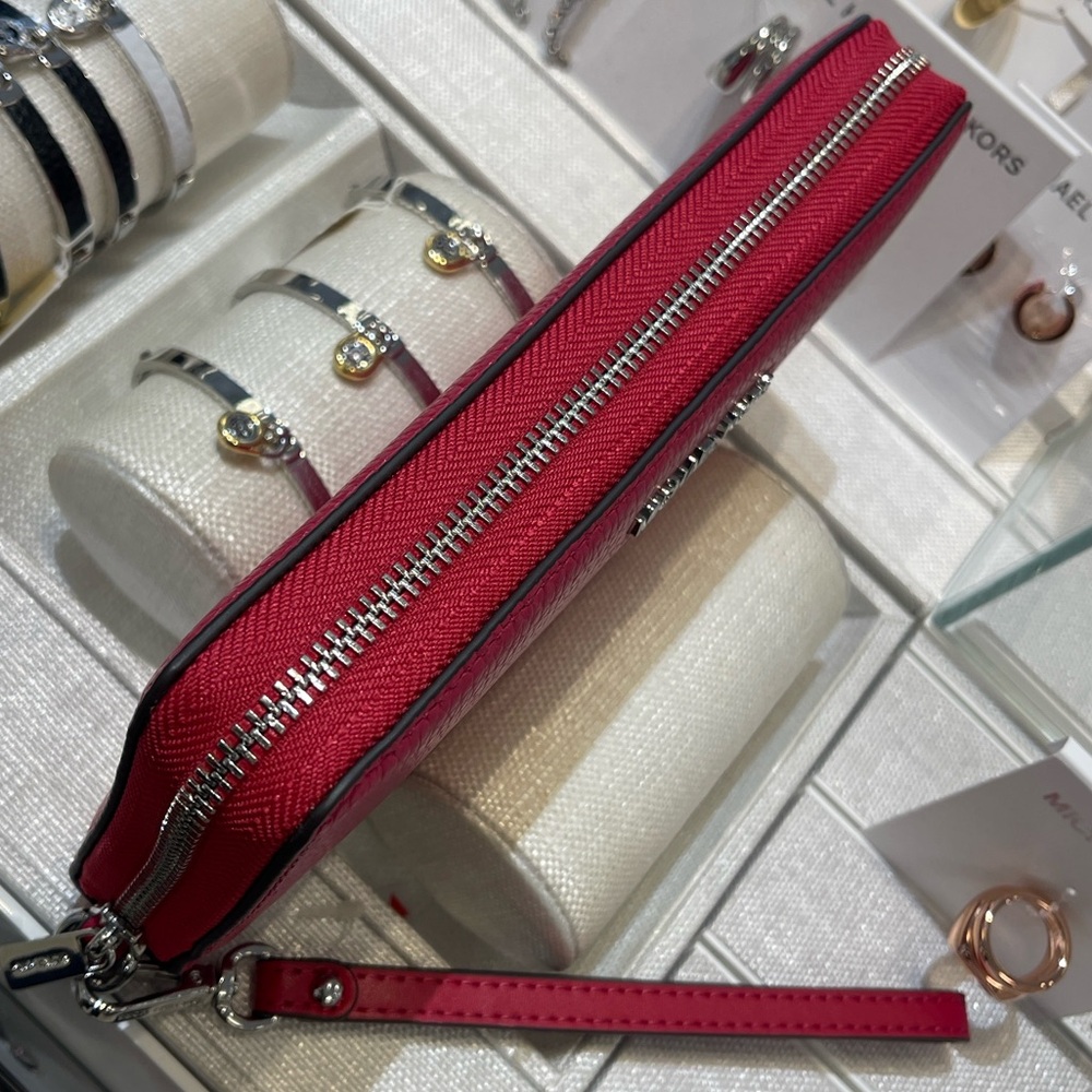 MICHAEL KORS Lg Pebbled Leather Continental Wallet Wristlet Phone
Dark Raspberry - Picture 14 of 16